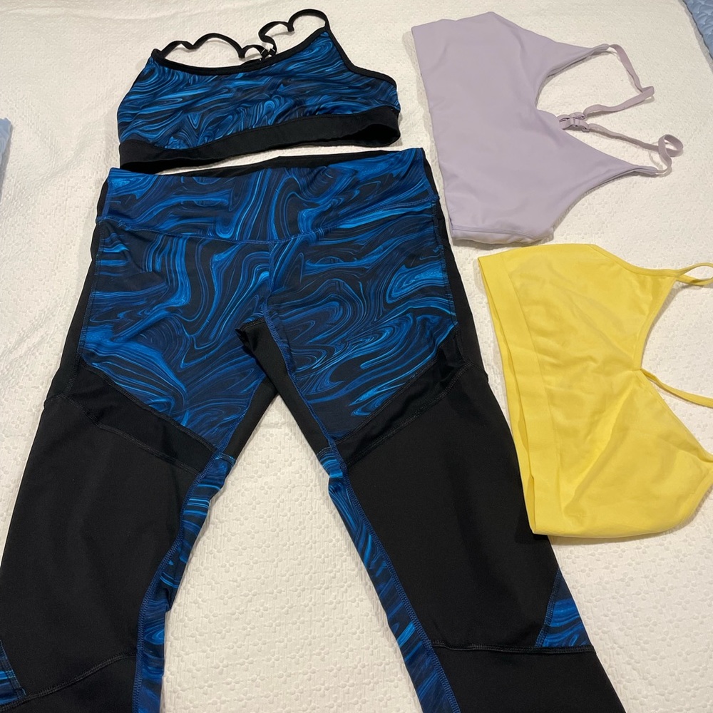 Four piece ladies size XL workout gear